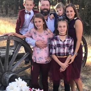 Meet your Posher, Chloe